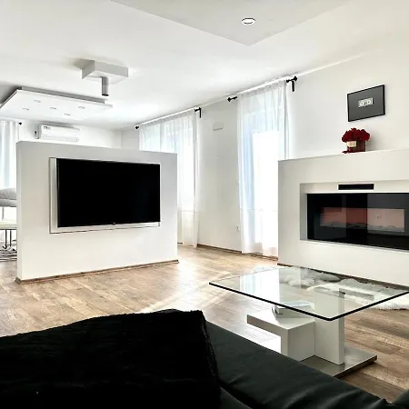 Spacious Cosy With Pool And Parking Pesnica pri Mariboru