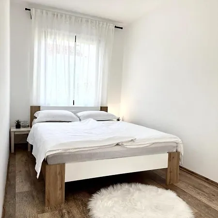 Spacious Cosy With Pool And Parking Pesnica pri Mariboru