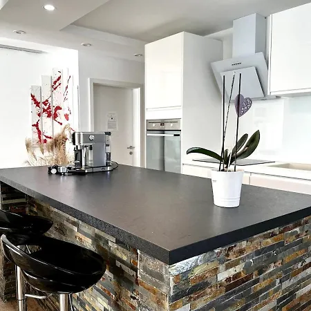 Lägenhet Spacious Cosy With Pool And Parking Pesnica pri Mariboru