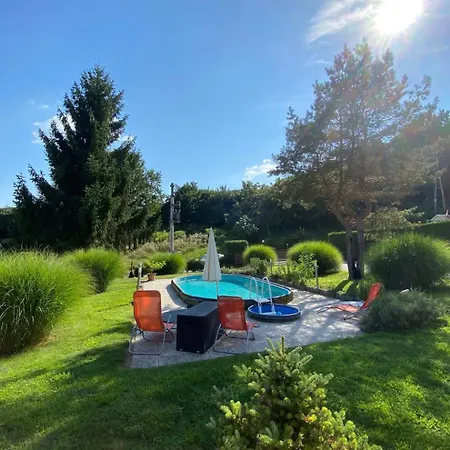 Spacious Cosy With Pool And Parking Daire