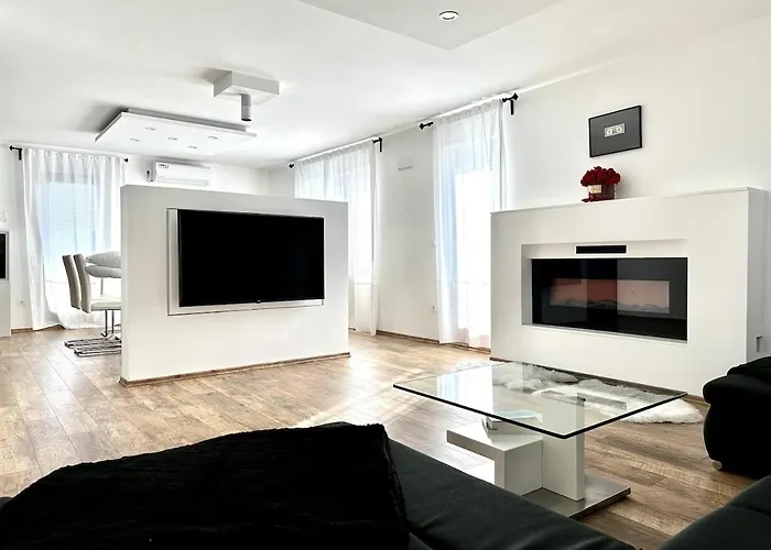 Spacious Cosy With Pool And Parking Pesnica pri Mariboru