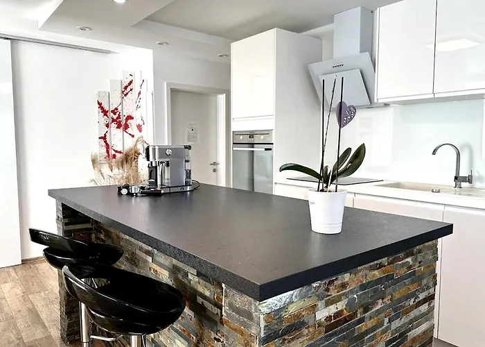 Apartamento Spacious Cosy With Pool And Parking Pesnica pri Mariboru