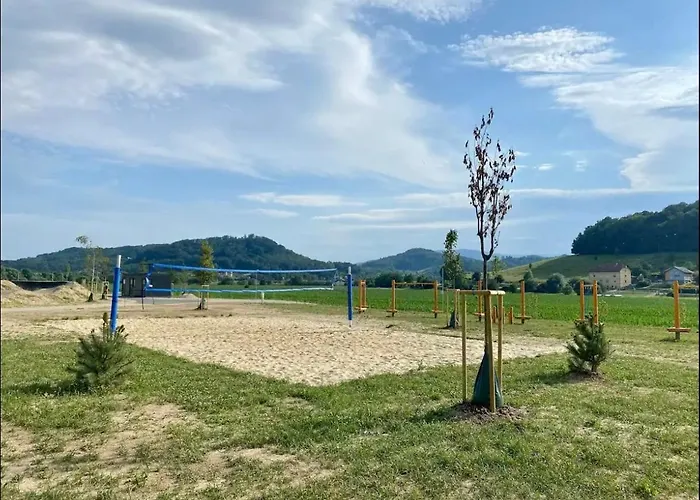 Spacious Cosy With Pool And Parking *