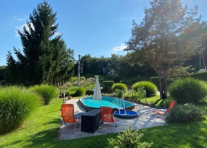 Spacious Cosy With Pool And Parking Apartamento